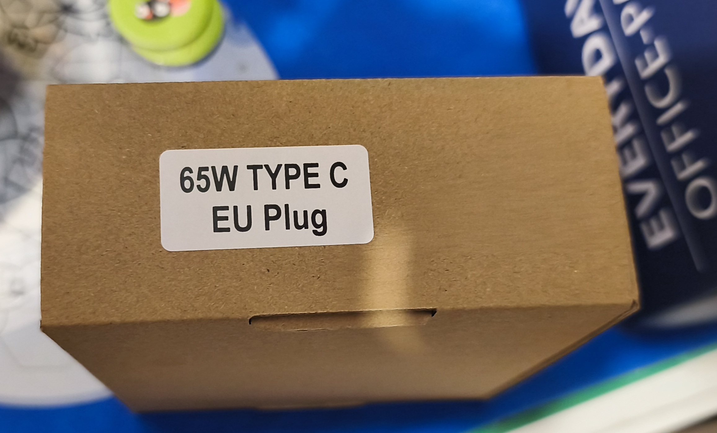 Chargeur 65 W grand noir — Neuf – Image 3
